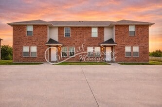 Building Photo - 5906 Greengate Dr