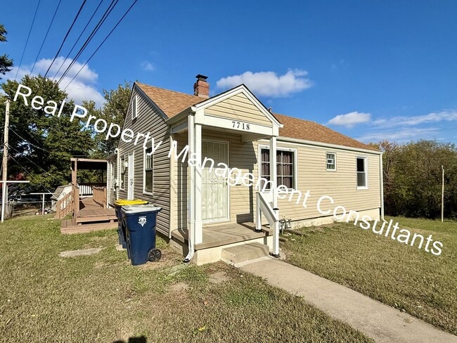 Building Photo - Charming 3-Bedroom Home with Covered Deck ...