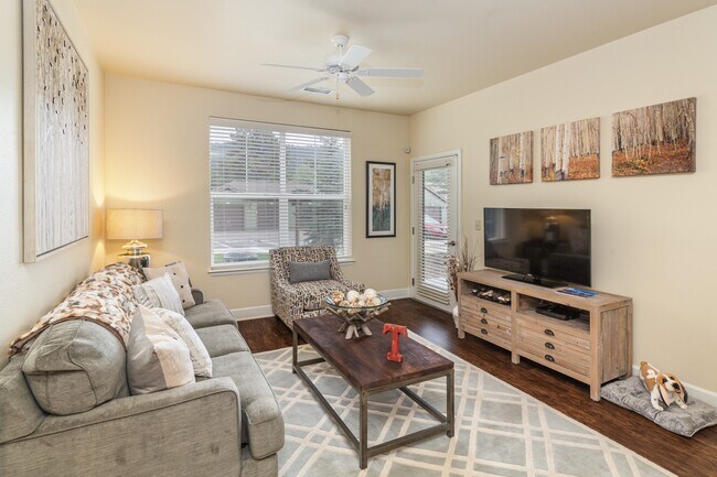 Foto del edificio - Trail Ridge at Woodland Park Apartments