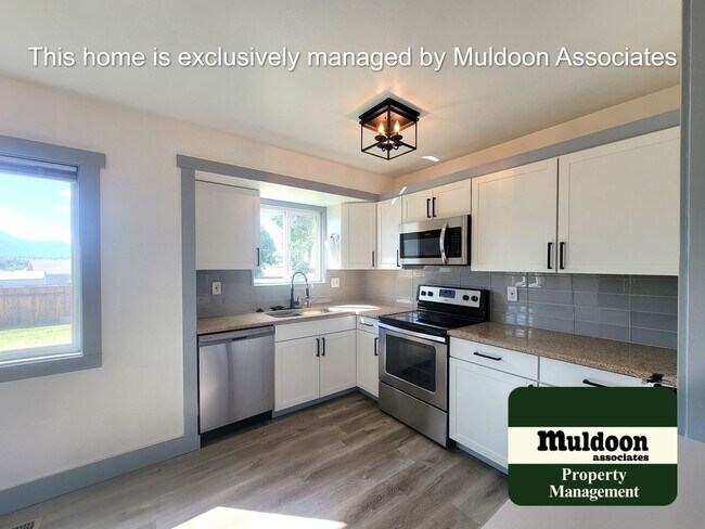 Foto del edificio - Fully Remodeled Home with Mountain Views!