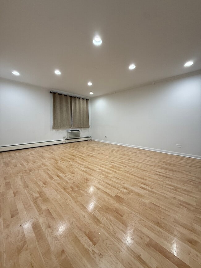 Foto del edificio - 5011 E Valley Ln