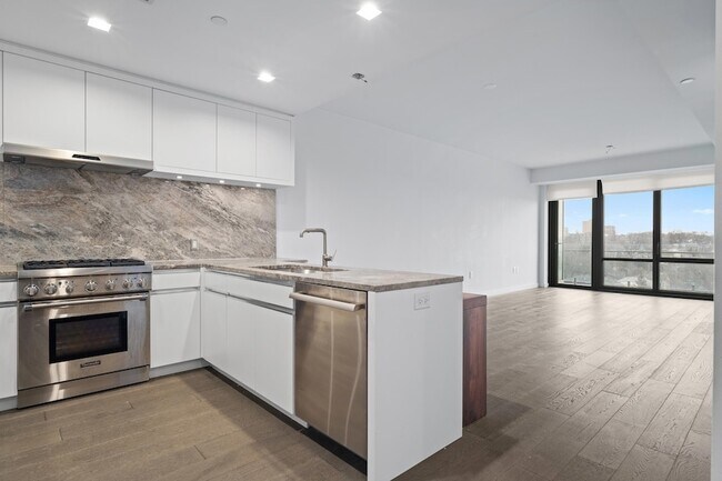 Foto del edificio - 320 ADOLPHUS Ave