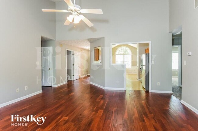 Building Photo - 830 James Ridge Dr