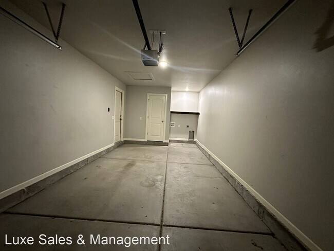 Building Photo - 2 br, 1 bath House - 4600 Loch Ln