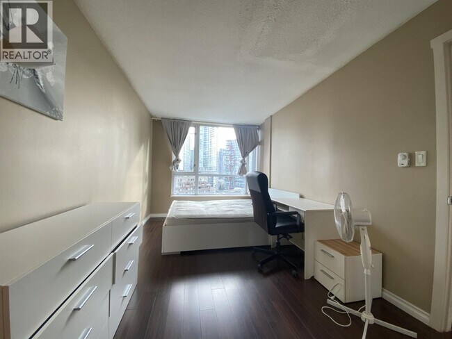Photo du bâtiment - 1212 Howe St