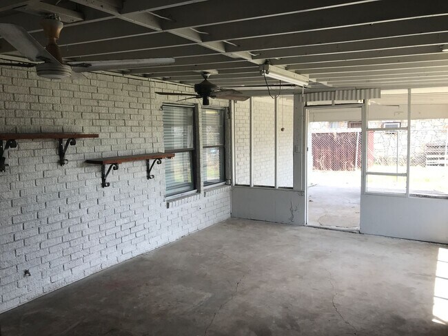 Foto del edificio - REMODELED 2022  |  SINGLE STORY HOME  |  3...