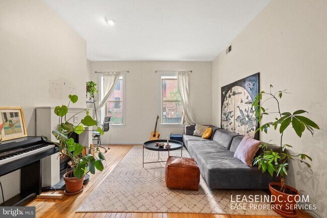 Foto del edificio - 1930 New Hampshire Ave NW