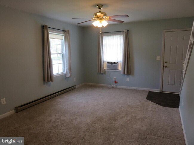 Foto del edificio - 301 Caroline Ave