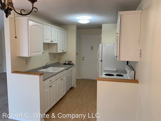 Building Photo - 1 br, 1 bath House - 45 Jefferson Rd #3-17