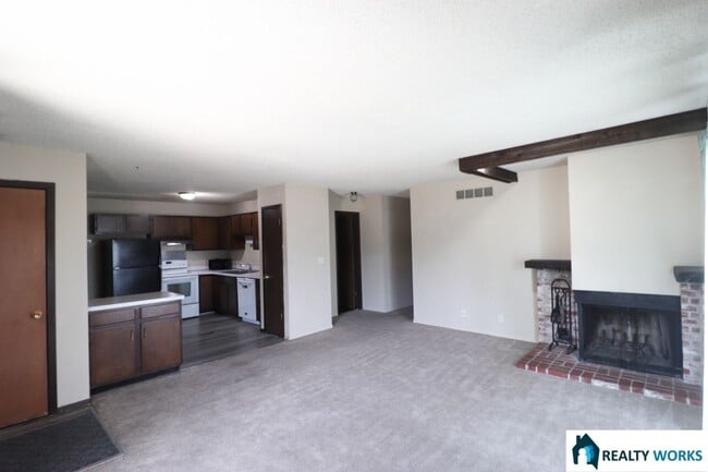 Building Photo - 3920 Sweetbriar Ln