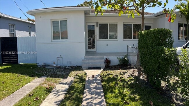 Building Photo - 2800 SW 25th St