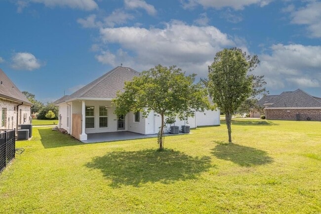 Building Photo - 321 Cypress Lakes Dr