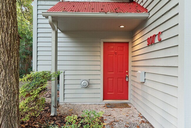 Foto del edificio - 907 North Mangum Street Unit C