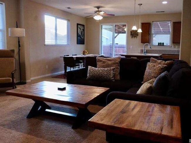 Foto del edificio - Beautiful home for rent in Fallon NV