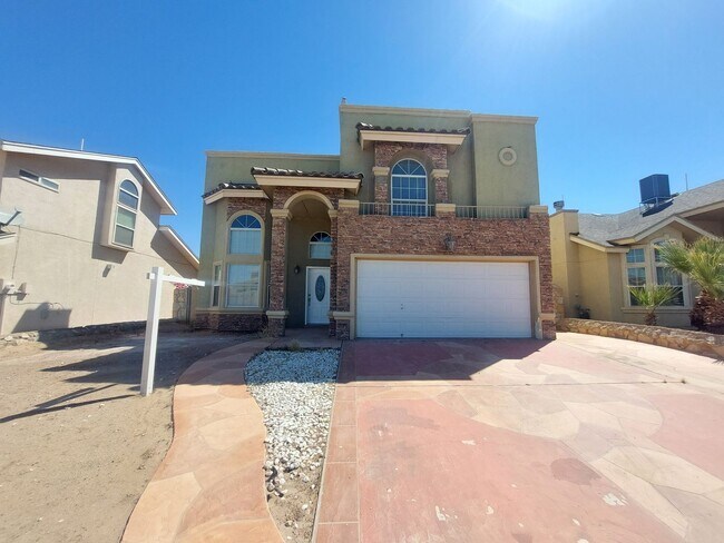 Foto del edificio - 4 BEDROOM 3 BATHROOM HOME! fully remodeled...