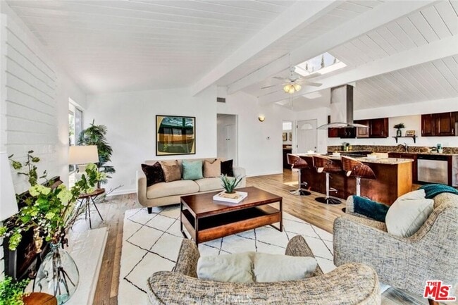 Building Photo - 5804 Los Ranchos Dr