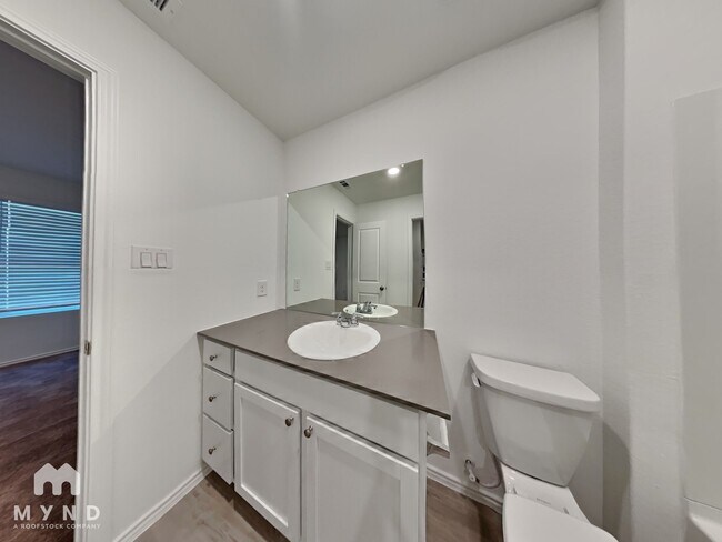 Foto del edificio - 14533 Payton Flts