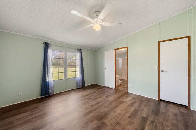 Building Photo - 5659 FM1000