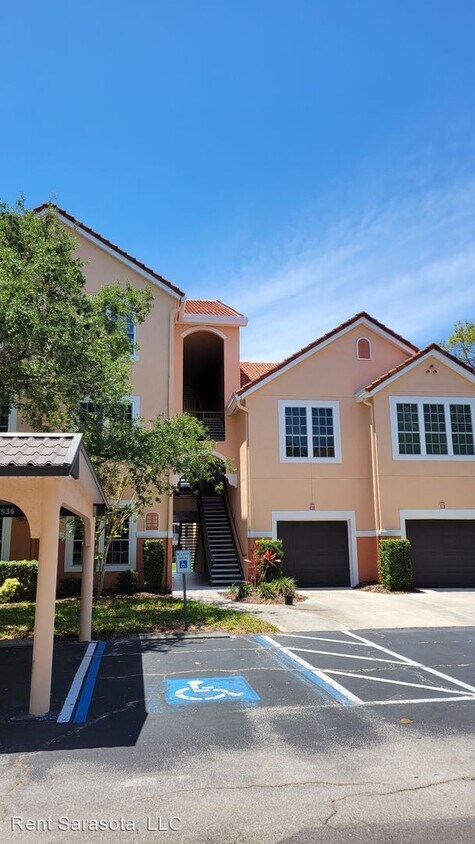 Foto principal - 2 br, 2 bath House - 4166 Central Sarasota...