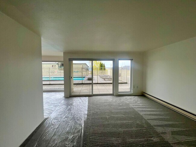 Building Photo - Highlander Condominiums - Capitol Hill