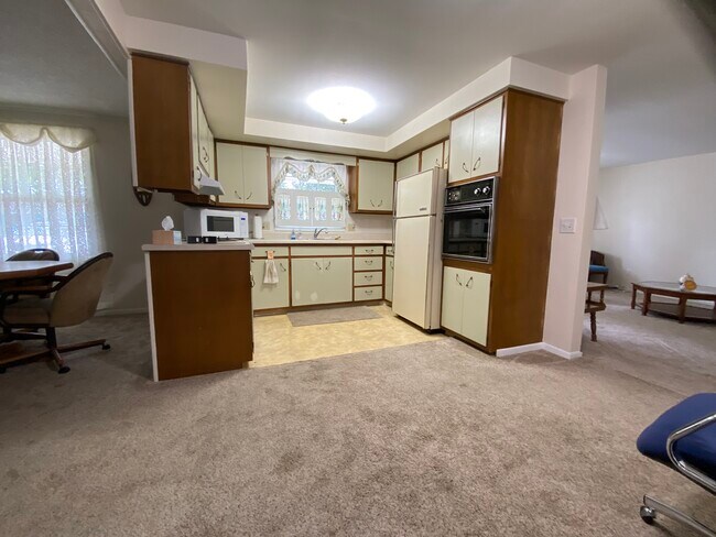 Building Photo - 3327 Ivy League Dr