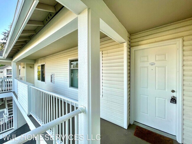 Building Photo - 3 br, 2 bath House - 14714 Admiralty Wy Un...