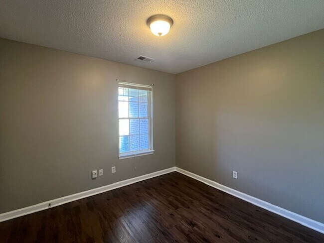 Foto del edificio - Renovated 3 Bedroom 3 Bath Townhome for Rent!