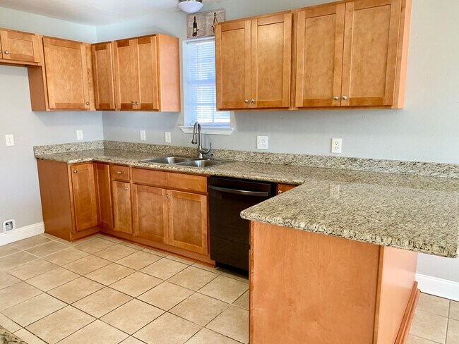 Foto del edificio - 3BD/2BA House for Lease in BR off Old Hammond