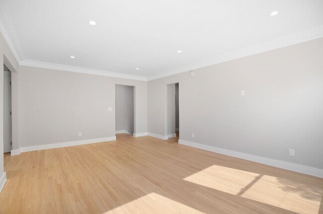 Foto del edificio - 644 Hauser Blvd
