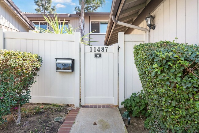 Building Photo - 11487 Matinal Cir