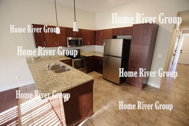 Building Photo - 9403 N Robinhood Ave