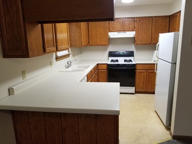 Kitchen - 305 Willow Ave