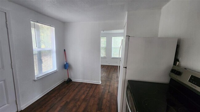 Foto del edificio - 502 S Owensville St