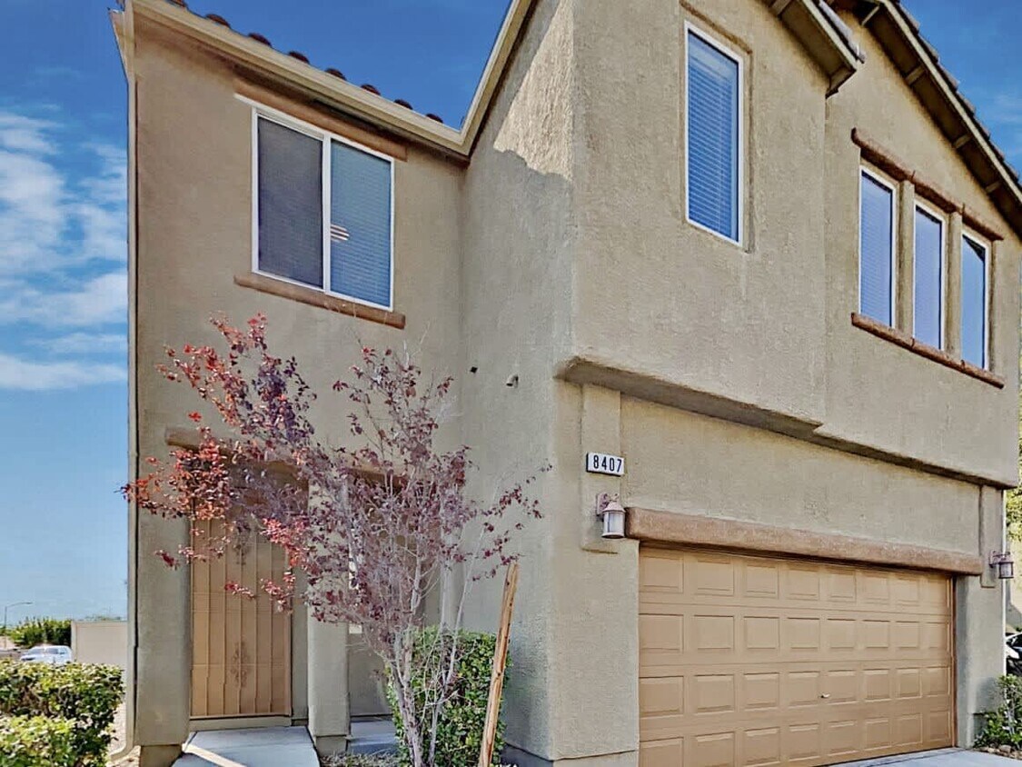 Primary Photo - 8407 Lucero Ave