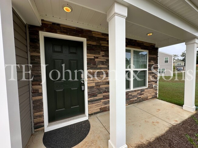 Foto del edificio - Newly Built 3 Bedroom Home in Mocksville –...