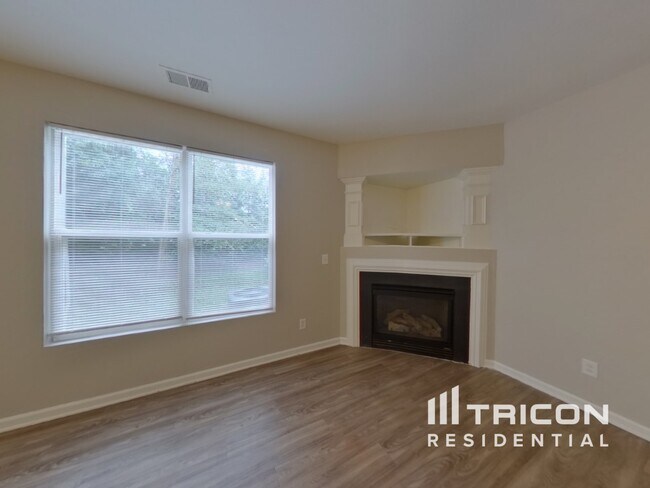 Foto del edificio - 1931 Moss Creek Dr