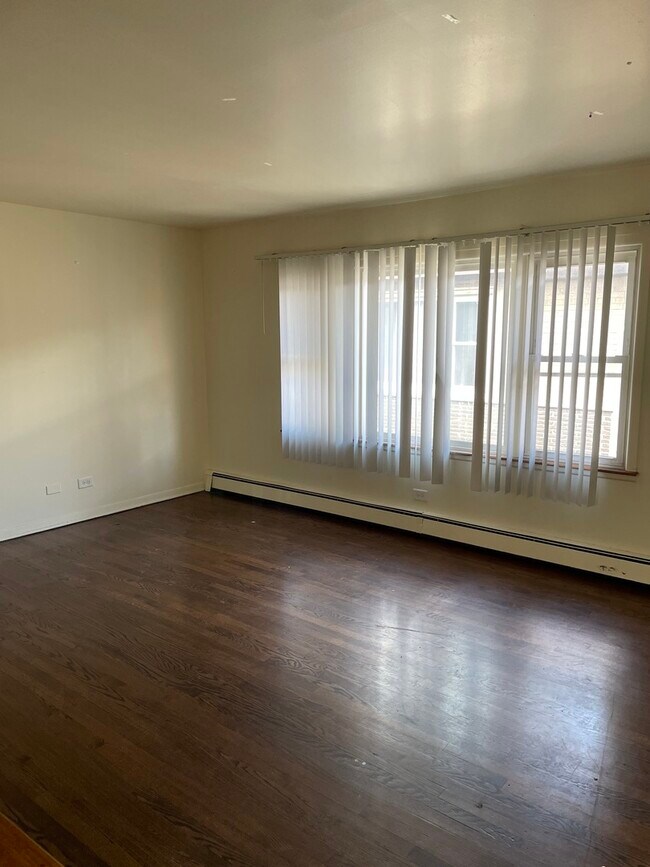 Foto del edificio - 12751 Hoyne Ave