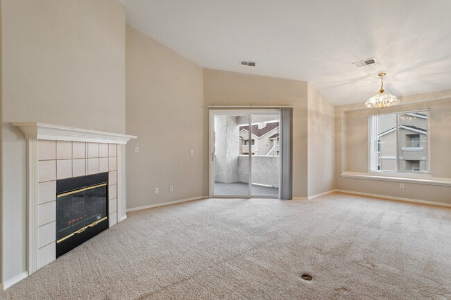 Building Photo - Stylish 3-Bed Condo in Gated Community – J...