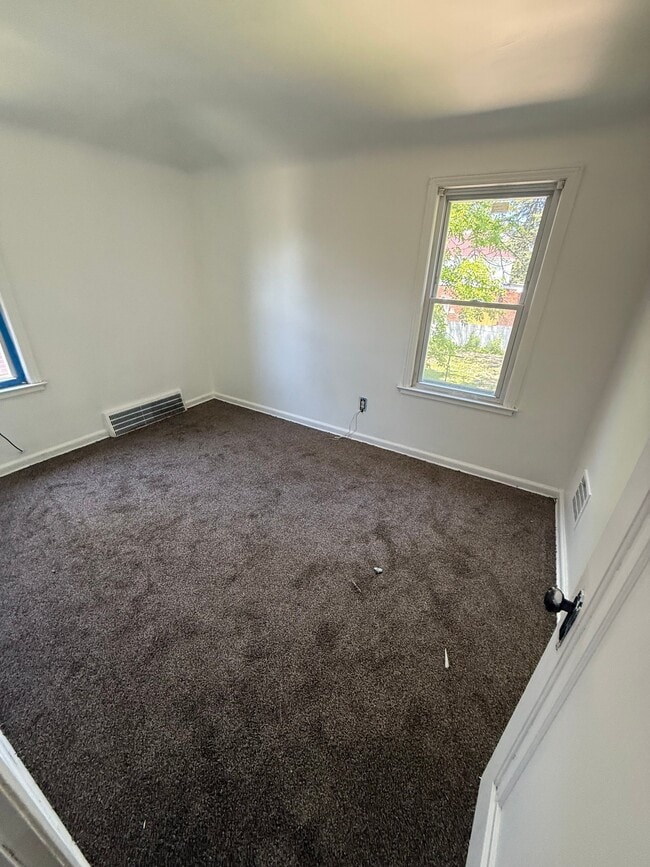 Building Photo - 4141 Outer Dr E