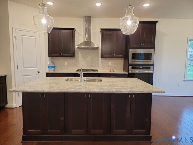 Foto del edificio - 15607 Crowden Rd