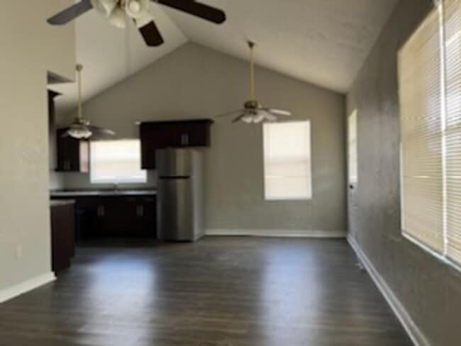 Foto del edificio - 667 W Osceola St