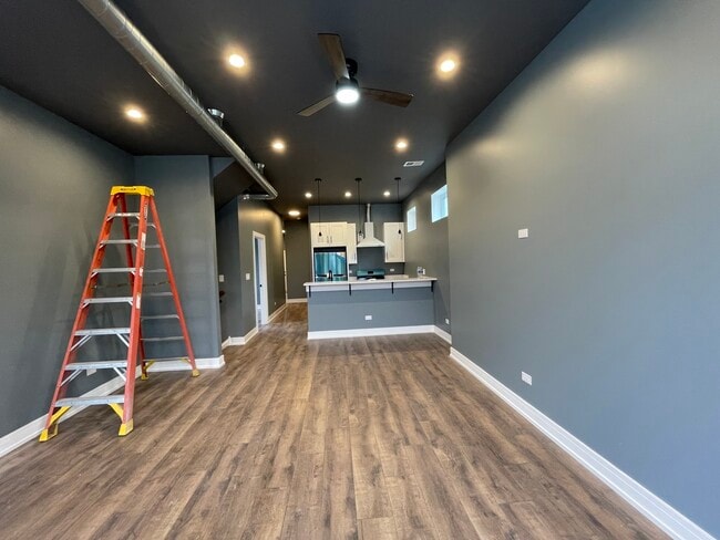 Building Photo - 1531 S Harding Ave