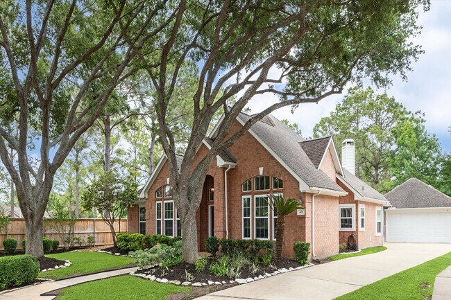 Foto del edificio - 403 Airybrook Ln