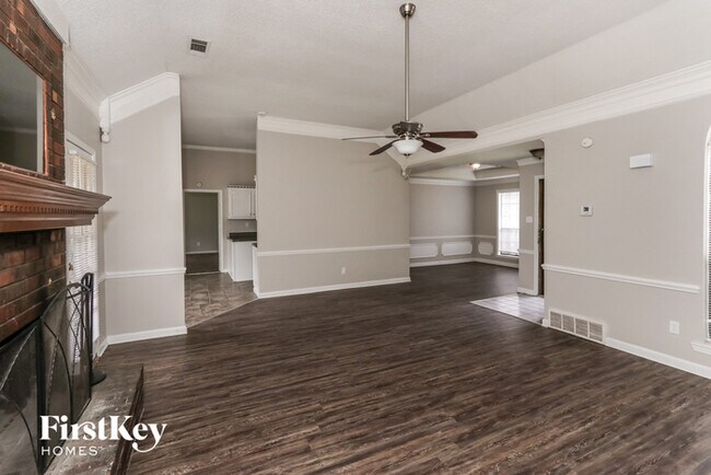 Building Photo - 4620 Shaker Cove