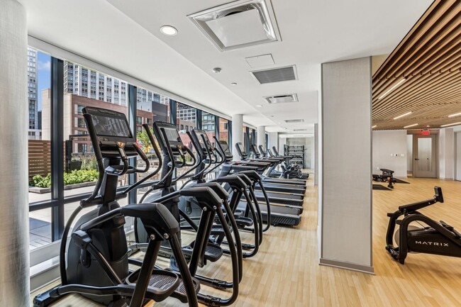 Interior Photo - 151 Bay Street