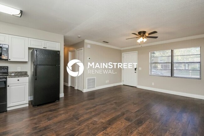 Foto del edificio - 3 Bedroom Pet-Friendly Home in St. Cloud, FL with Main Street Renewal
