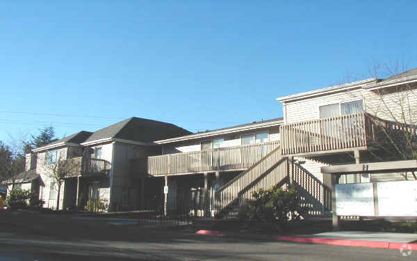 Primary Photo - Cedar Creek Apartments