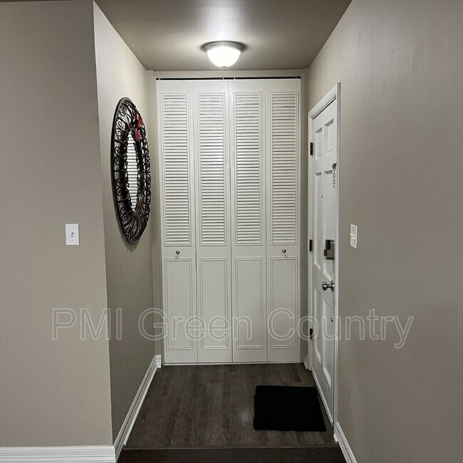 Foto del edificio - 1313 E 48th St