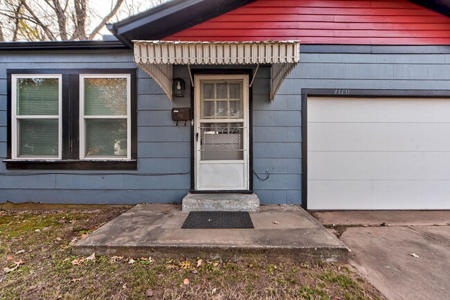 Photo - 1110 W Apache St House