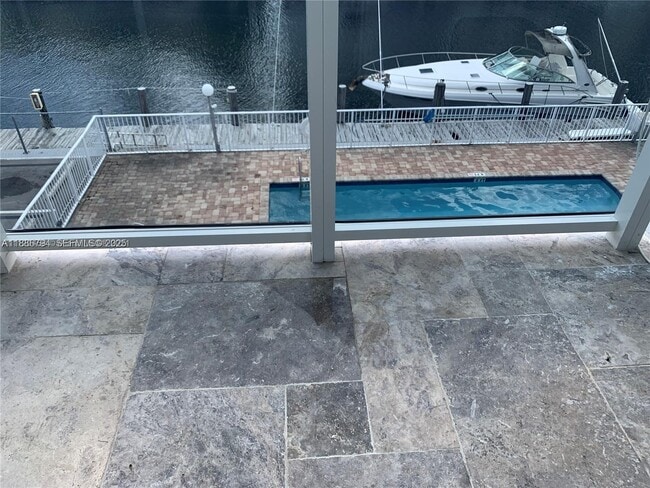 Foto del edificio - 3868 NE 169th St